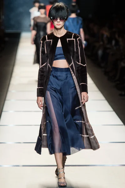 Look 24